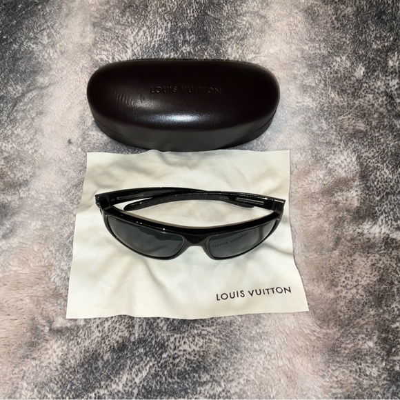 Louis Vuitton Black Sunglasses - Picture 1 of 9